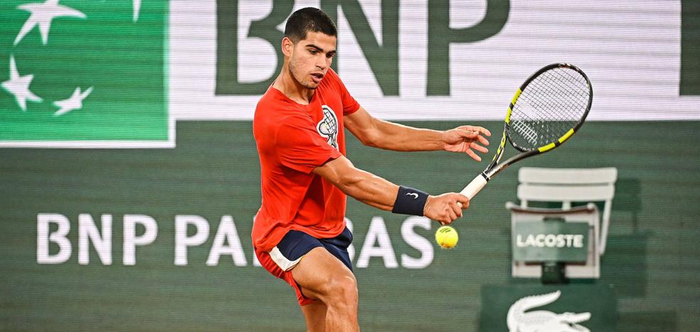 hora juega carlos alcaraz hoy en roland garros ante londero la